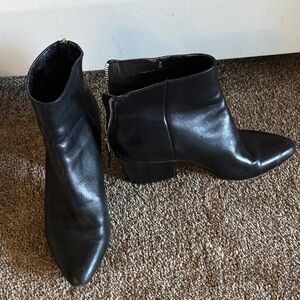 Dolce Vita Black Leather Pointed-Toe Ankle Boots